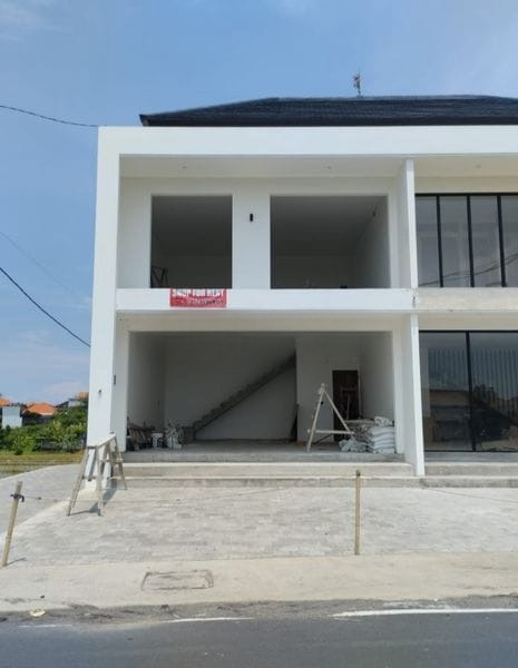 Properti terdaftar untuk dijual atau disewa - Ruko Baru 2 Lantai Lokasi Strategis Di Canggu 