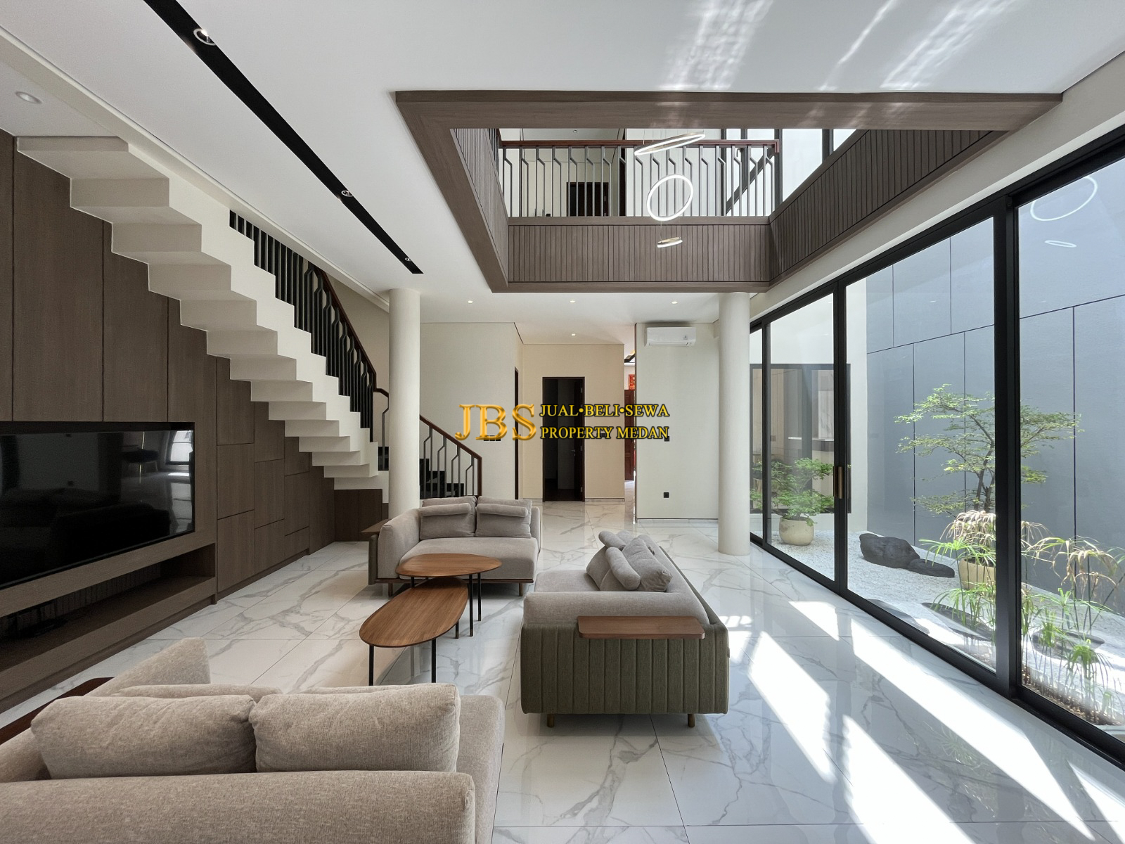 Properti terdaftar untuk dijual atau disewa - Dijual Villa Full Furnished Di Komplek Citraland Gama City Cluster Raffles Place