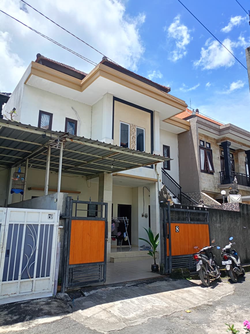 Properti terdaftar untuk dijual atau disewa - Dijual Rumah Lantai Dua Luas Enam Kamar Tidur Area Pulau Moyo Pedungan Denpasar Selatan