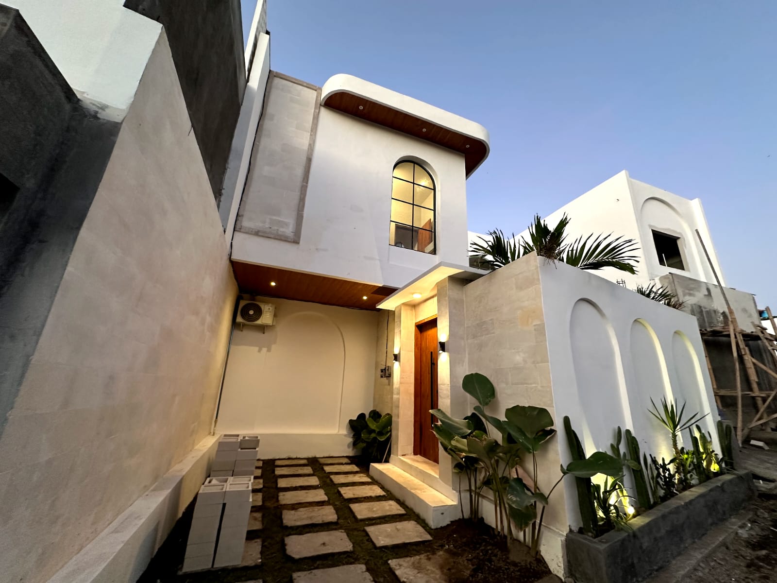 Properti terdaftar untuk dijual atau disewa - Dijual Dan Disewakan Villa Mediterania 10 Menit Ke Canggu 