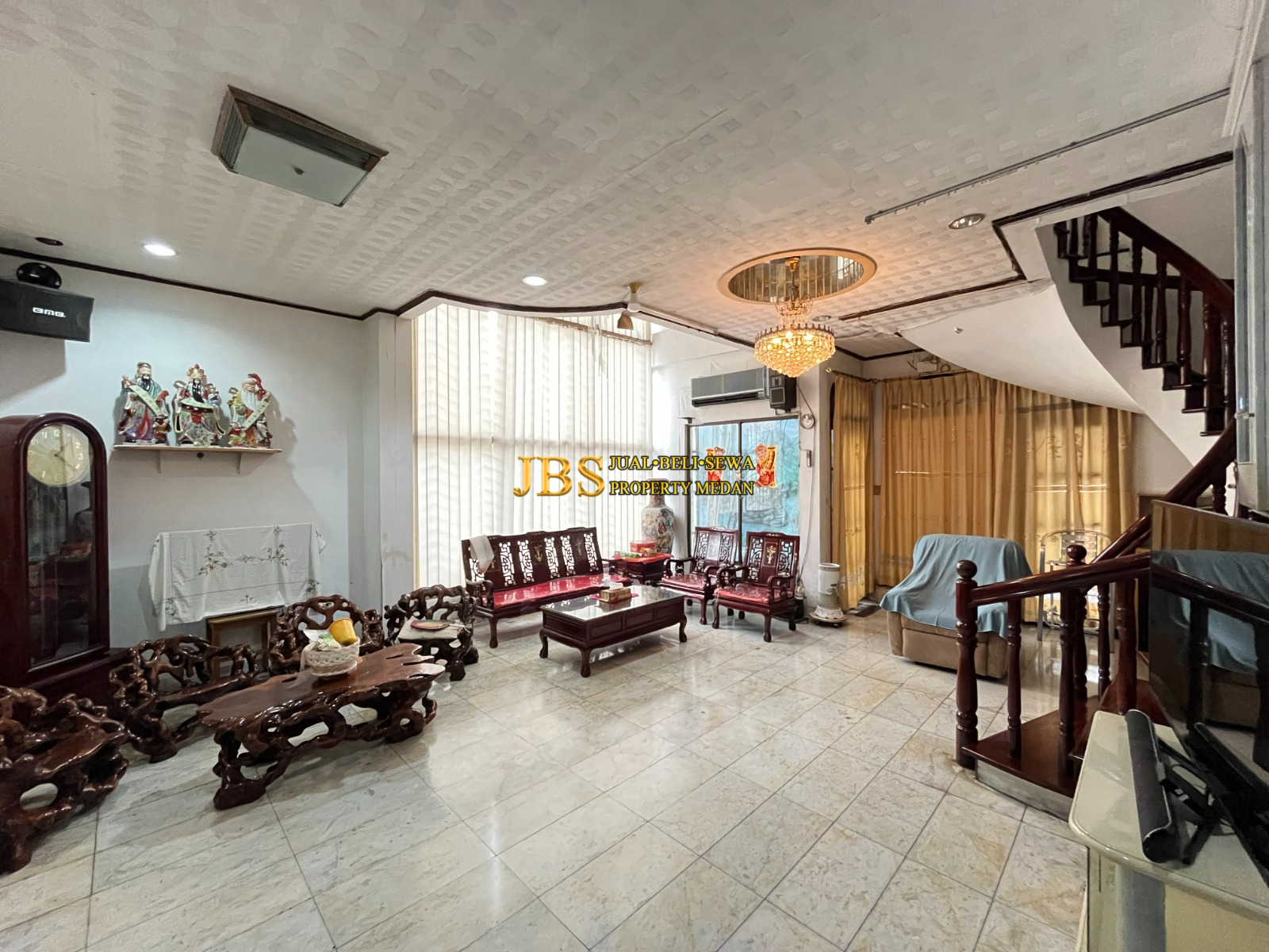 Properti terdaftar untuk dijual atau disewa - Dijual Rumah 2,5 Tingkat Siap Huni Di Komplek Taman Polonia 1 - Medan