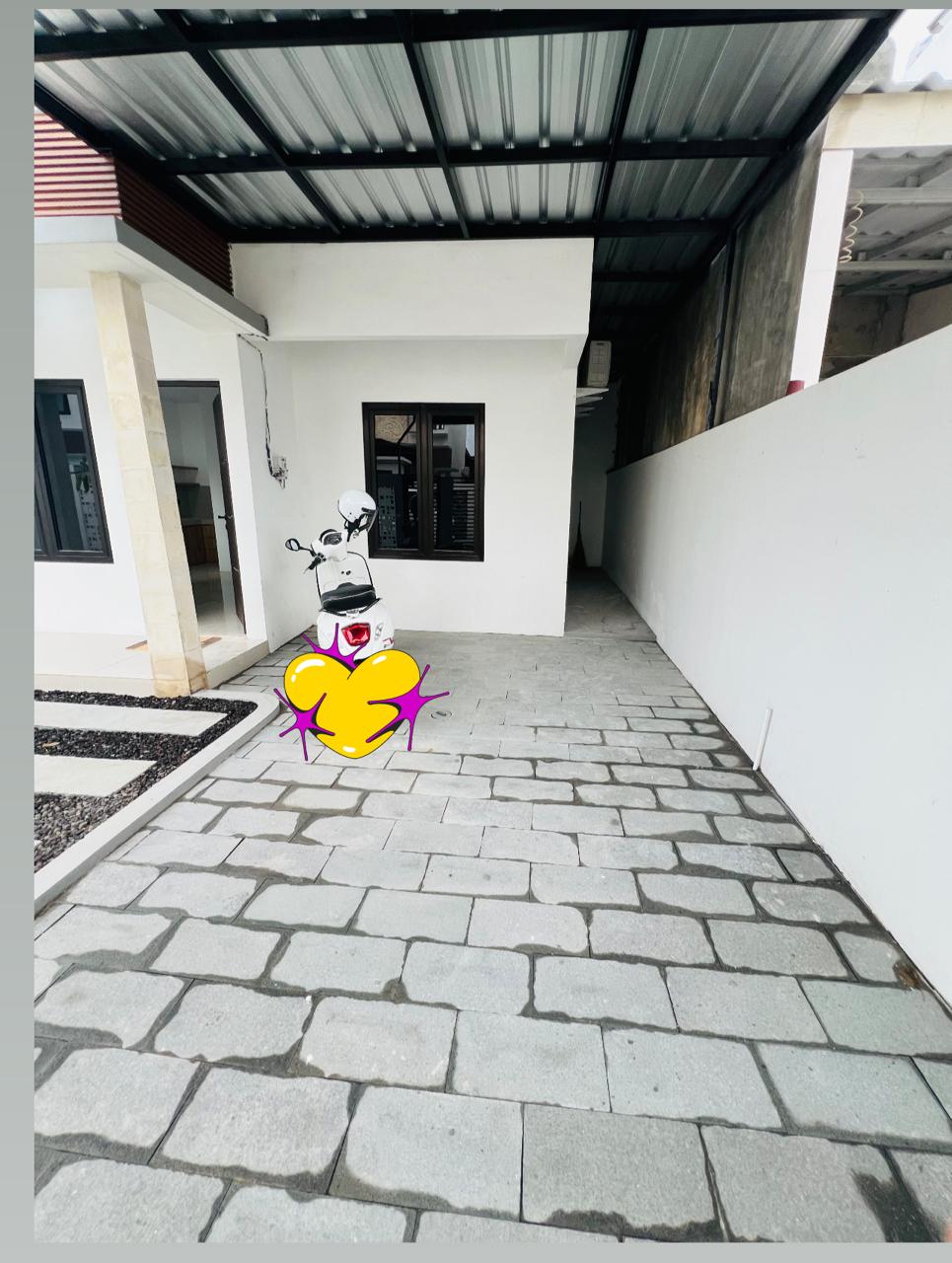 Properti terdaftar untuk dijual atau disewa - Rumah Semi Furnished Model Split Level Di Kawasan Premium Mumbul – Nyaman, Aman, Dan Siap Huni