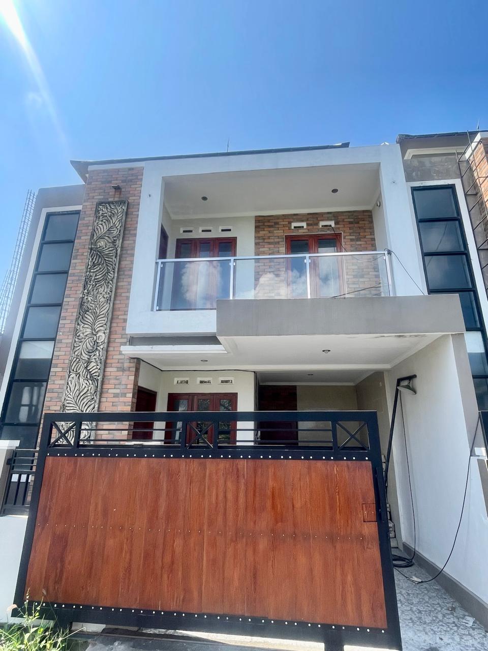 Properti terdaftar untuk dijual atau disewa - Dijual Harga Murah Rumah Baru 2 Lantai Di Perumahan Pemogan