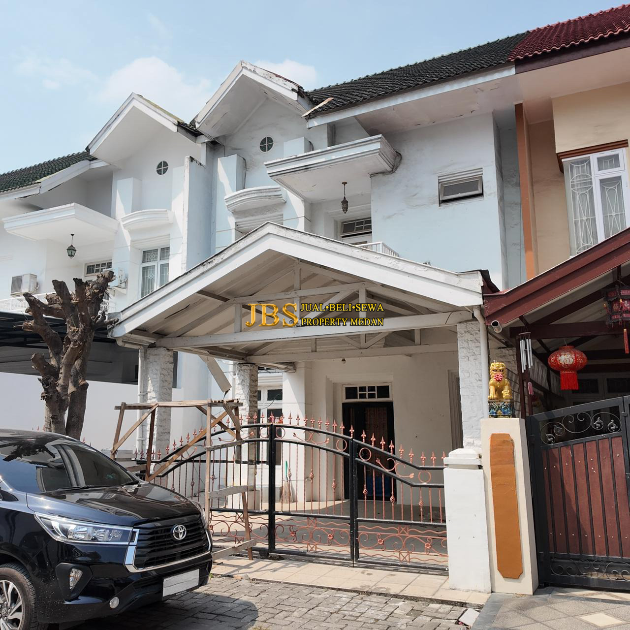 Properti terdaftar untuk dijual atau disewa - Jual/sewa Rumah 2 Tingkat Kondisi Siap Huni Di Komplek Cemara Hijau Medan Jalan Metal