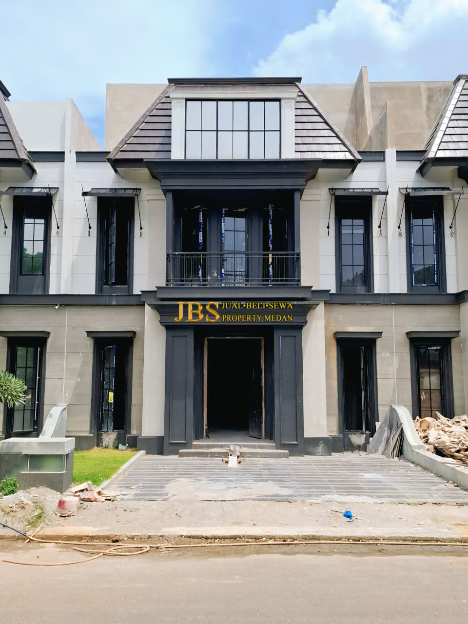 Properti terdaftar untuk dijual atau disewa - Jual Rumah Di Komplek Citraland Gama City Cluster Rochester Park