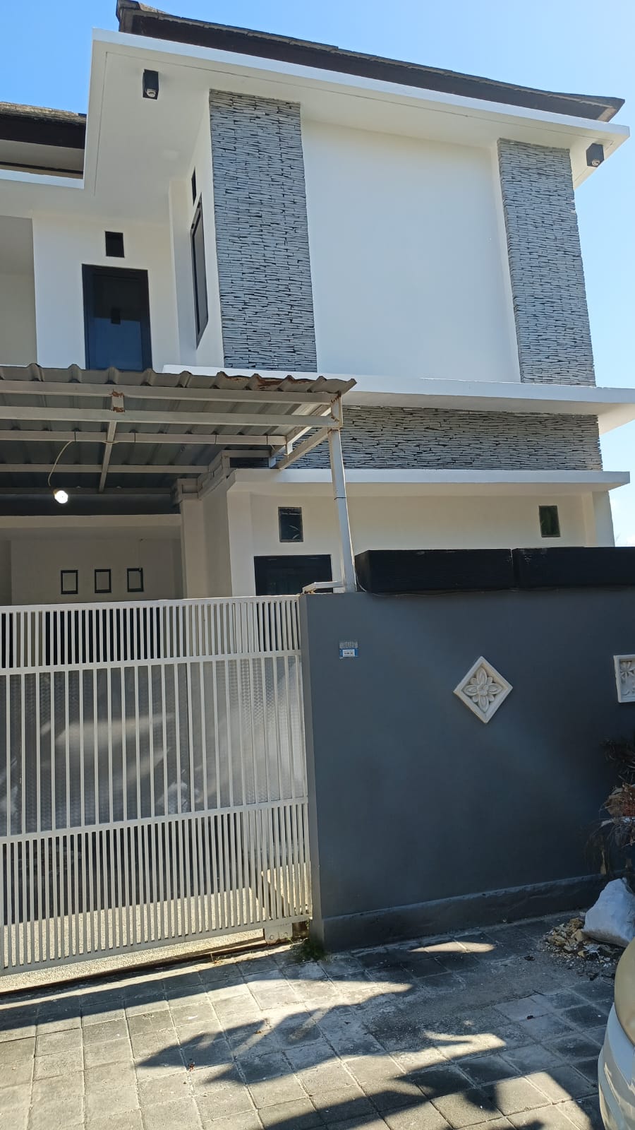 Properti terdaftar untuk dijual atau disewa - Rumah 2 Lantai Siap Huni Tukad Badung Renon Denpasar 