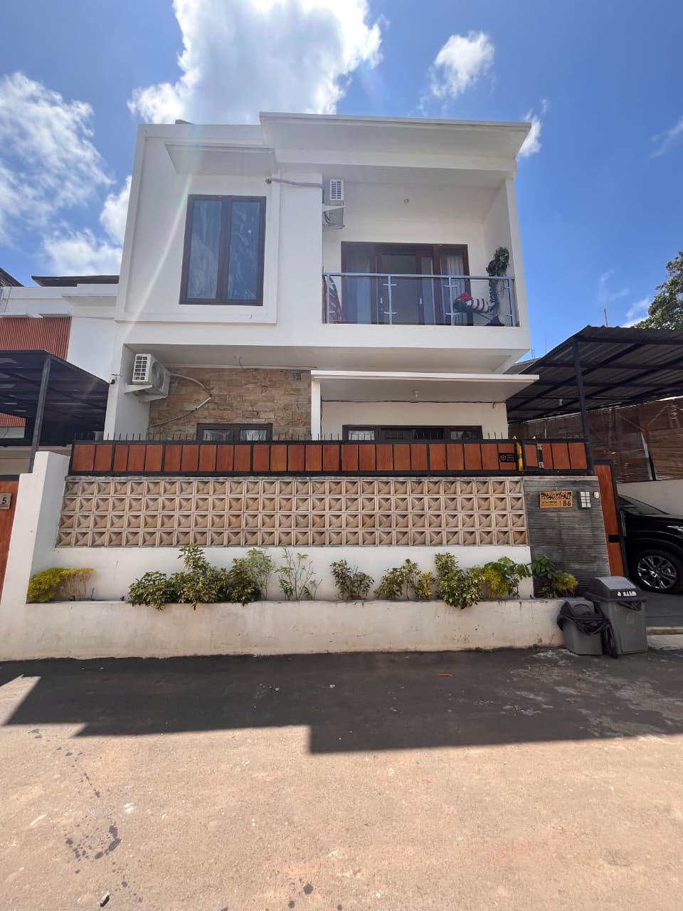 Properti terdaftar untuk dijual atau disewa - Rumah Siap Huni Semi Furnish Di Taman Griya – Layout Nyaman & Lokasi Strategis 7 Menit Ke Tol Nusa Dua