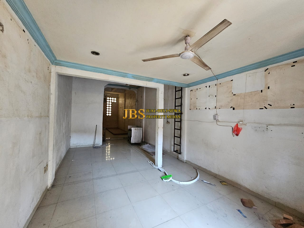 Properti terdaftar untuk dijual atau disewa - Jual Ruko 3 Tingkat Siap Pakai Di Komplek Mmtc Jalan Williem Iskandar/pancing - Medan