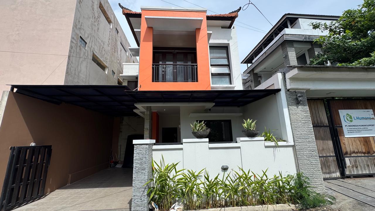 Properti terdaftar untuk dijual atau disewa - Rumah 2 Lantai Full Renovasi Seperti Baru Di Tukad Badung Renon Denpasar Siap Huni Lokasi Premium