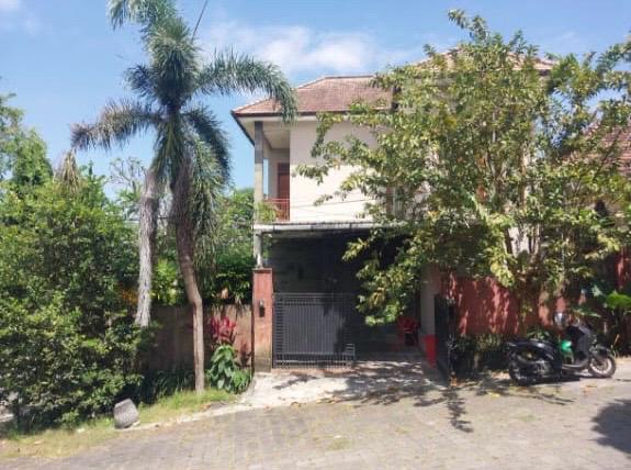 Properti terdaftar untuk dijual atau disewa - Dijual Rumah Dua Lantai Siap Huni Full Furnished Lokasi Strategis Di Tohpati Denpasar Timur