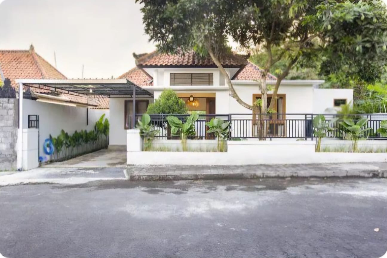 Properti terdaftar untuk dijual atau disewa - Rumah Semi Villa Siap Huni Di Saba Gianyar 