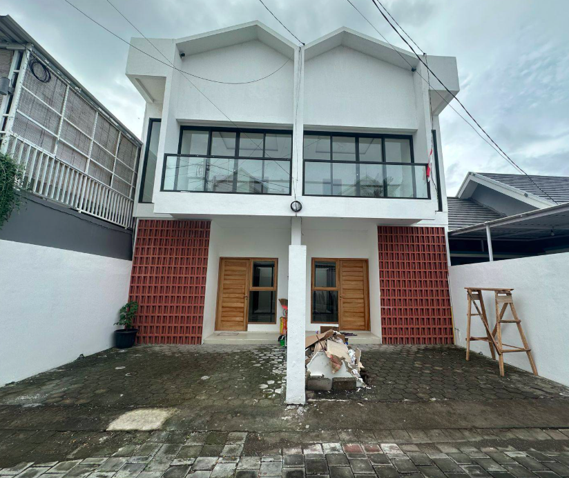 Properti terdaftar untuk dijual atau disewa - Rumah Modern Siap Huni 5 Menit Ke Renon 