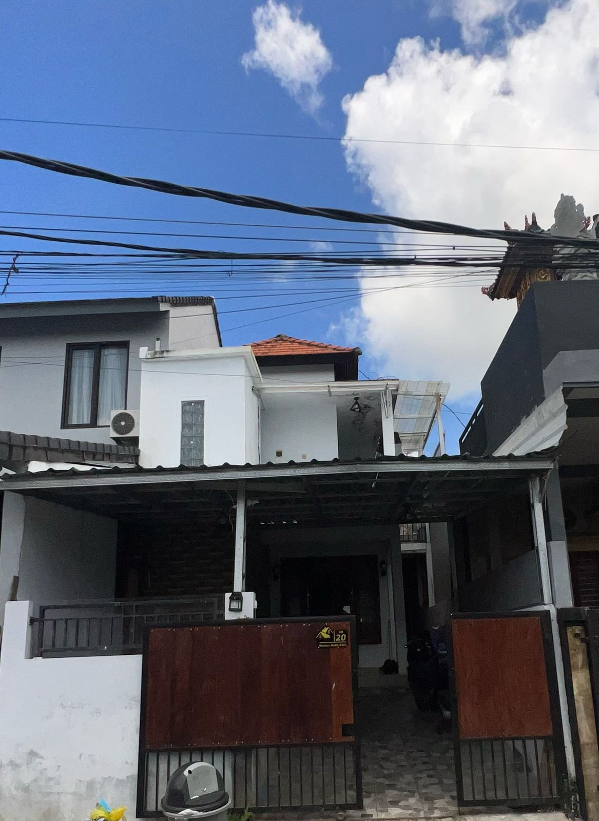 Properti terdaftar untuk dijual atau disewa - Dijual Rumah Dua Lantai Rooftop Siap Huni Lokasi Strategis Nuansa Bukit Jimbaran Nusa Dua