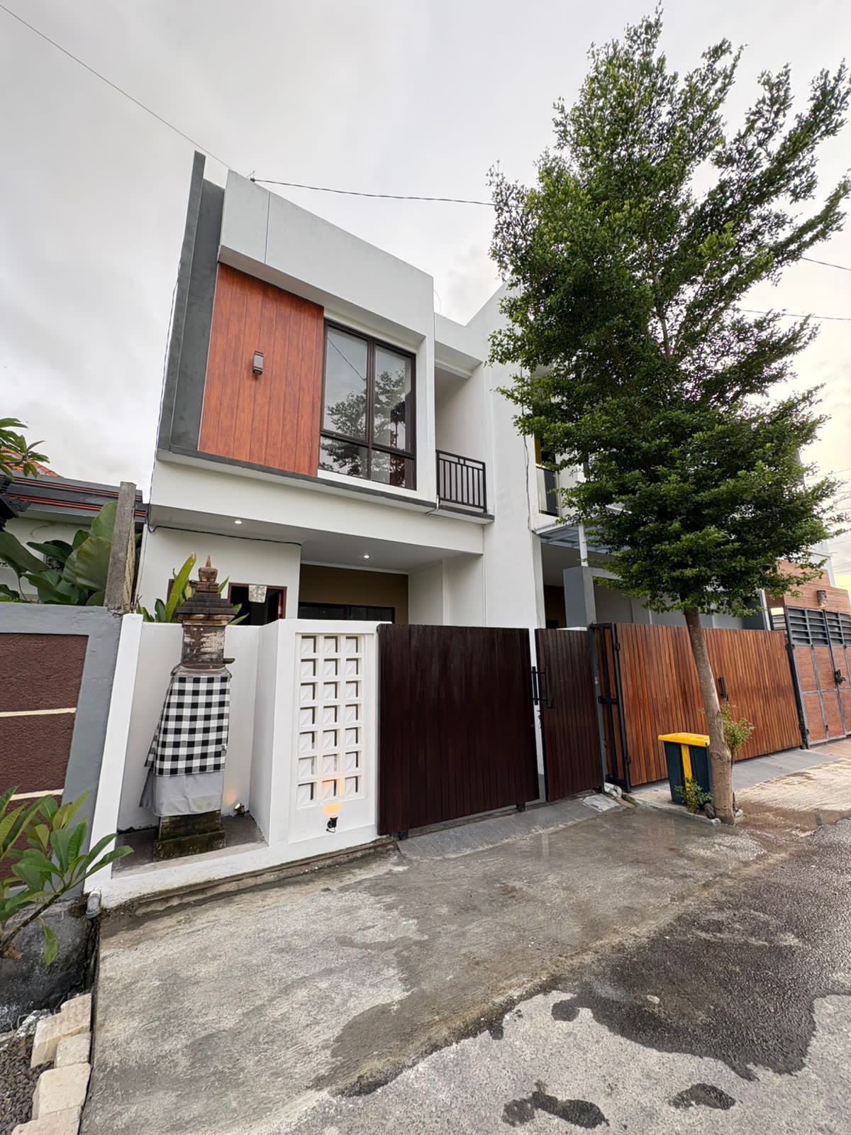 Properti terdaftar untuk dijual atau disewa - Disewakan Rumah 3 Kamar Tidur Di Renon Tukad Badung Lokasi Elit Strategis