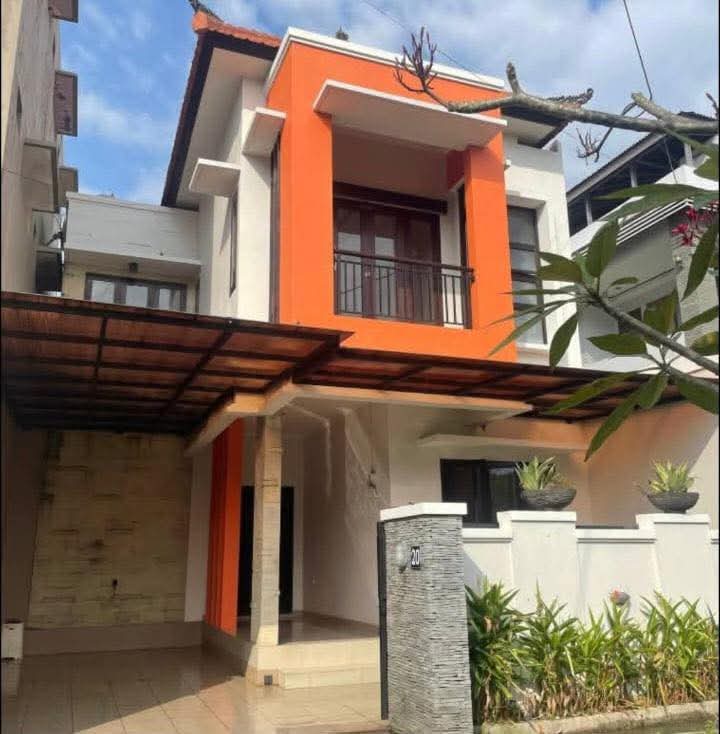 Properti terdaftar untuk dijual atau disewa - Rumah Minimalis 2 Lantai Siap Huni Di Renon Denpasar 