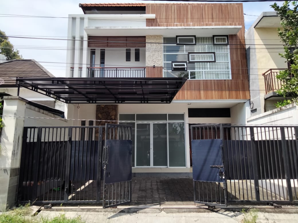 Properti terdaftar untuk dijual atau disewa - Rumah Siap Huni Cocok Untuk Kantor Di Mengwi 