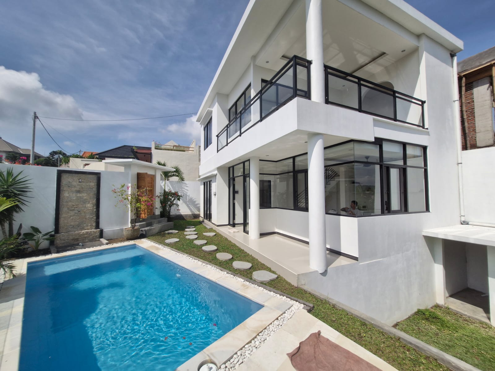 Properti terdaftar untuk dijual atau disewa - Villa Munggu 2 Lantai Lokasi Strategis Dan Private Pool