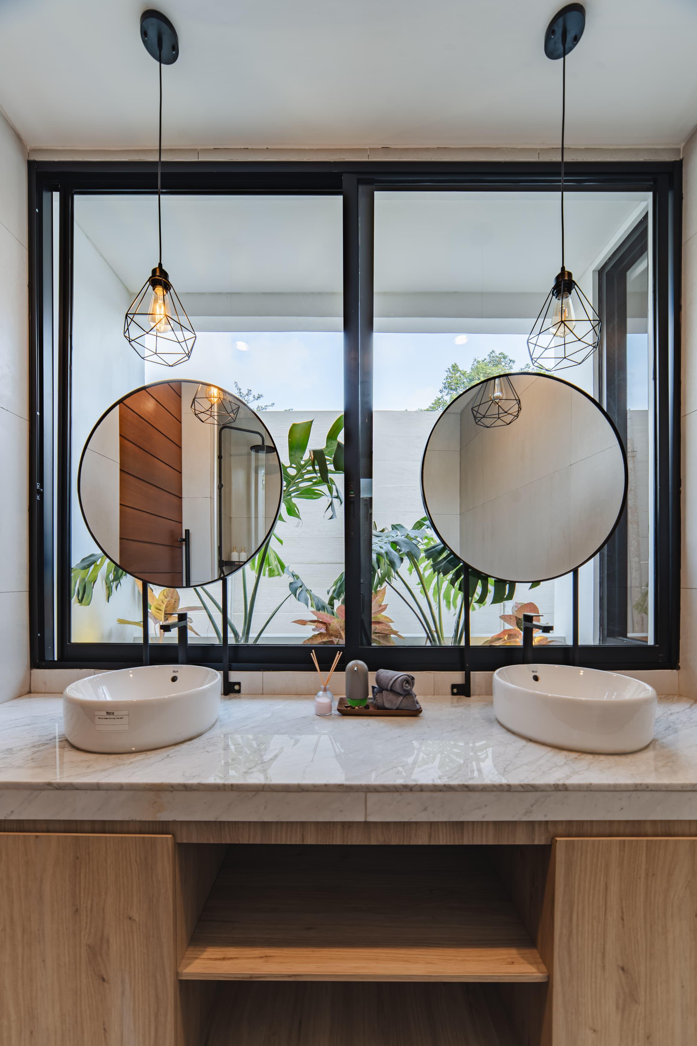 Properti mewah berkualitas untuk dijual atau disewa - Villa Modern Fully Furnished Siap Huni di Jimbaran