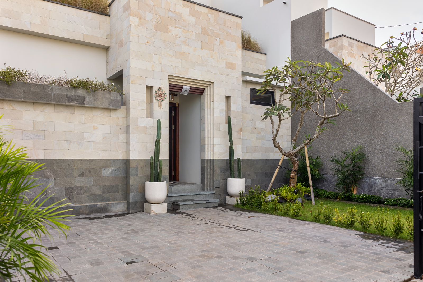 Properti terdaftar untuk dijual atau disewa - Villa Mewah Dekat Pantai Bingin  