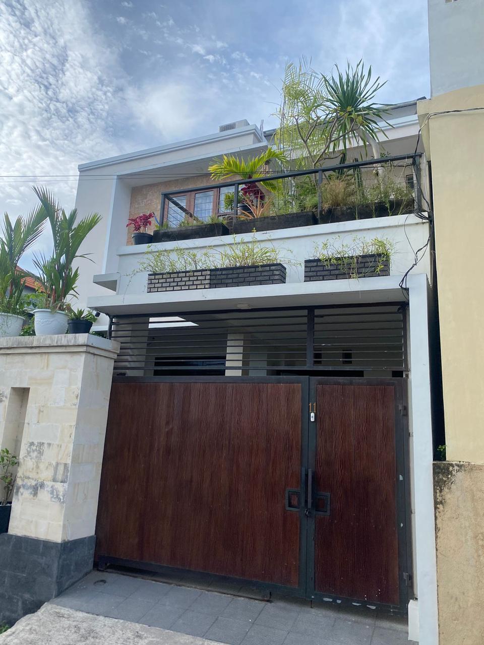 Properti terdaftar untuk dijual atau disewa - Rumah Semi Villa Siap Huni Di Kawasan Sedap Malam 