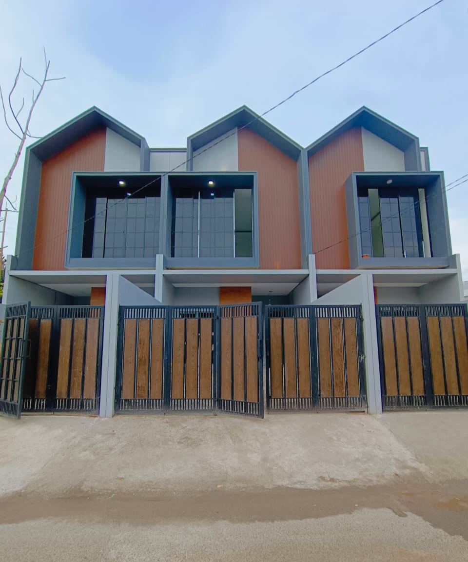Properti terdaftar untuk dijual atau disewa - Rumah Baru Industrial Di Kav Dki Meruya Jakbar 