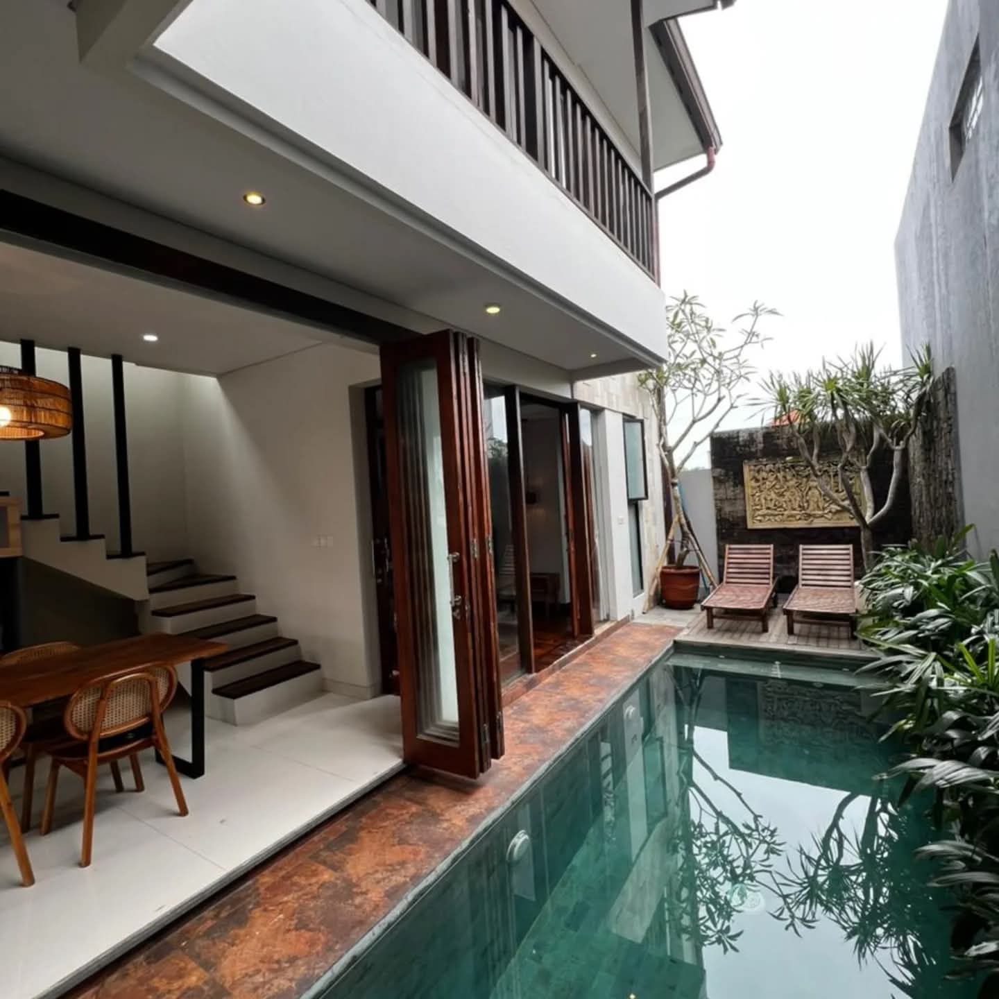 Properti terdaftar untuk dijual atau disewa - Villa Siap Huni 3 Lantai Di Sedap Malam 