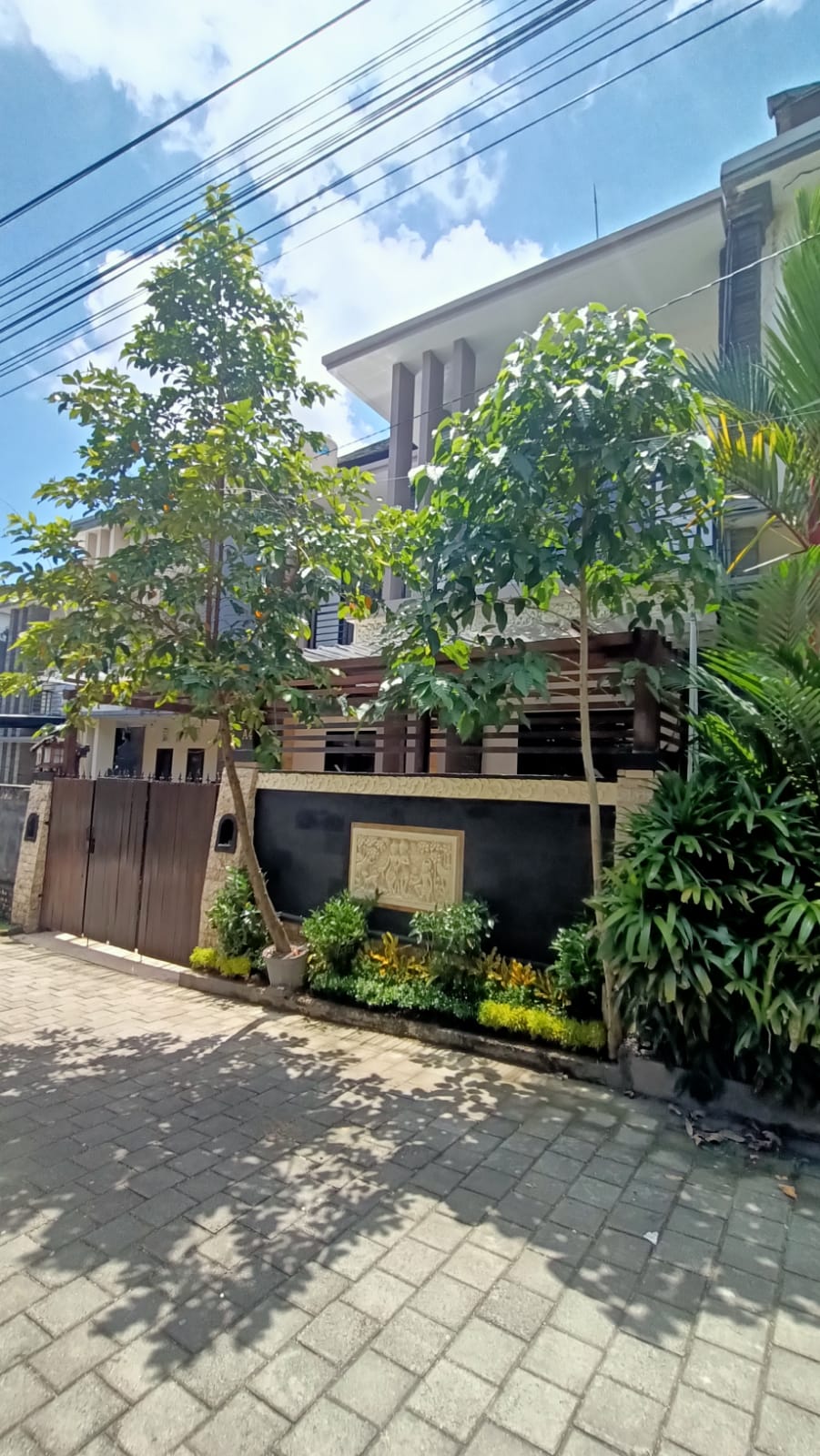 Properti terdaftar untuk dijual atau disewa - Rumah Siap Huni 2 Lantai Di Dalung 