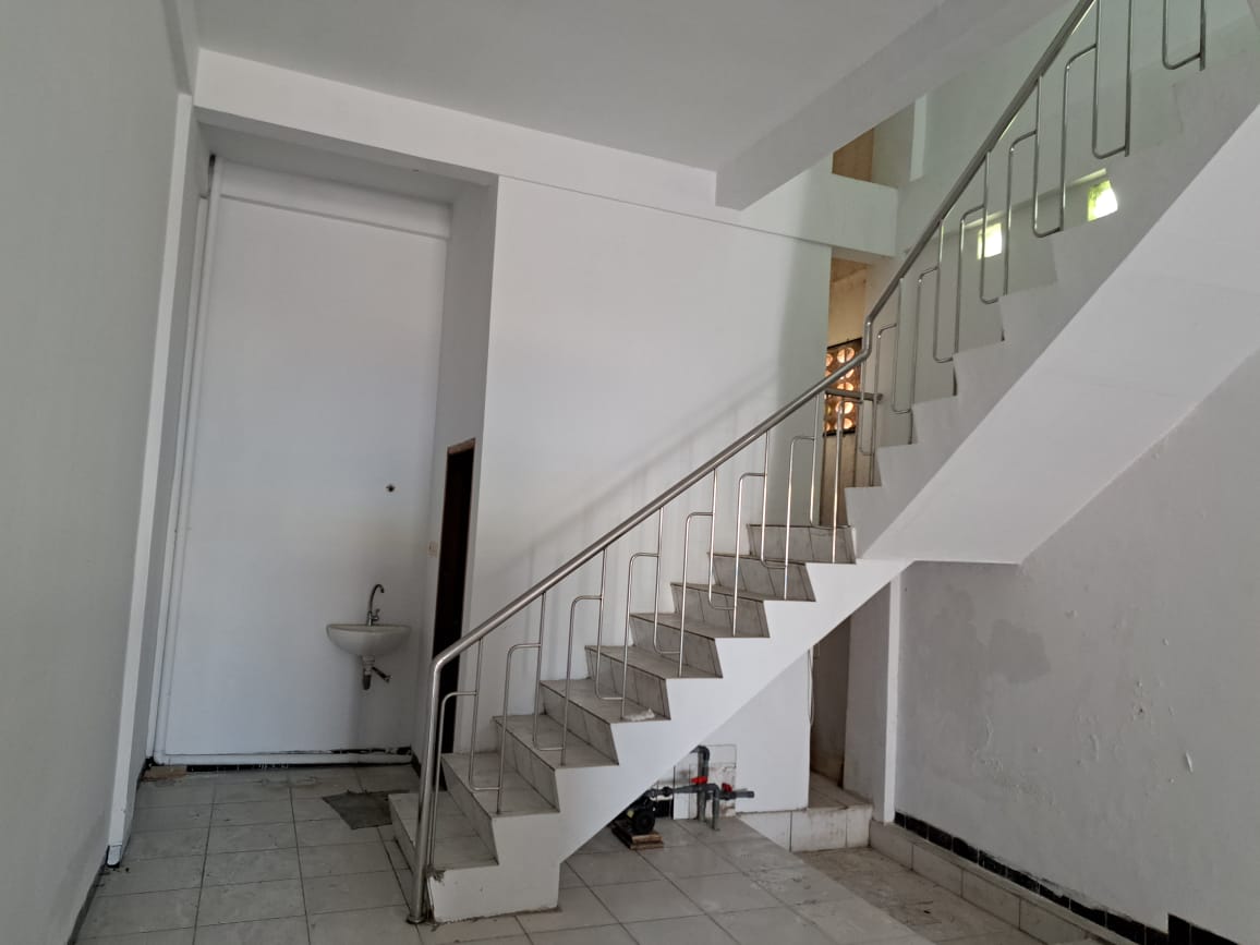 Properti terdaftar untuk dijual atau disewa - Ruko 3 Lantai Lokasi Strategis 5 Menit Ke Bandara Ngurah Rai 