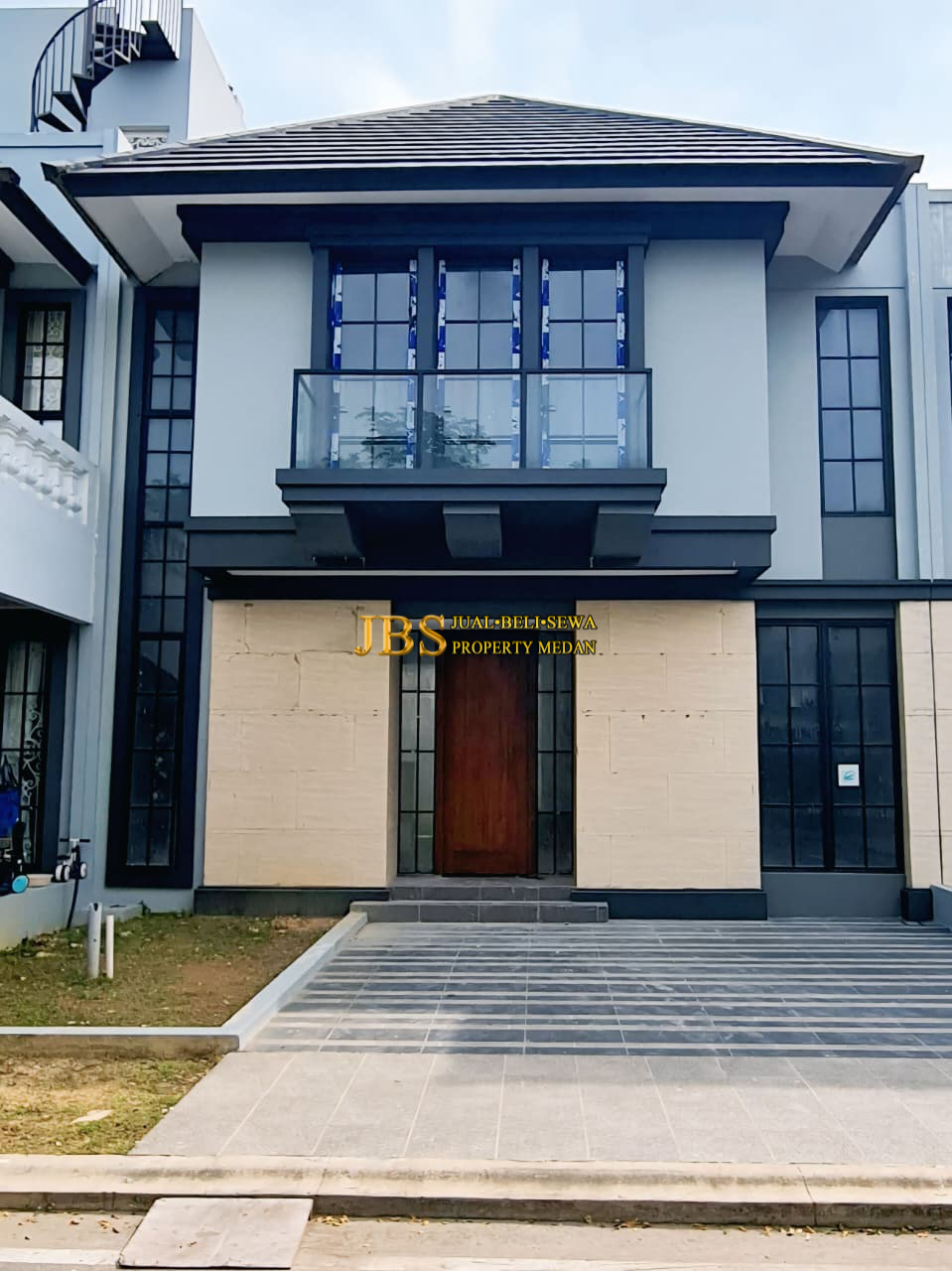 Properti terdaftar untuk dijual atau disewa - Dijual Rumah 2 Tingkat Di Komplek Citraland Gama City Cluster Clarke Quay - Medan