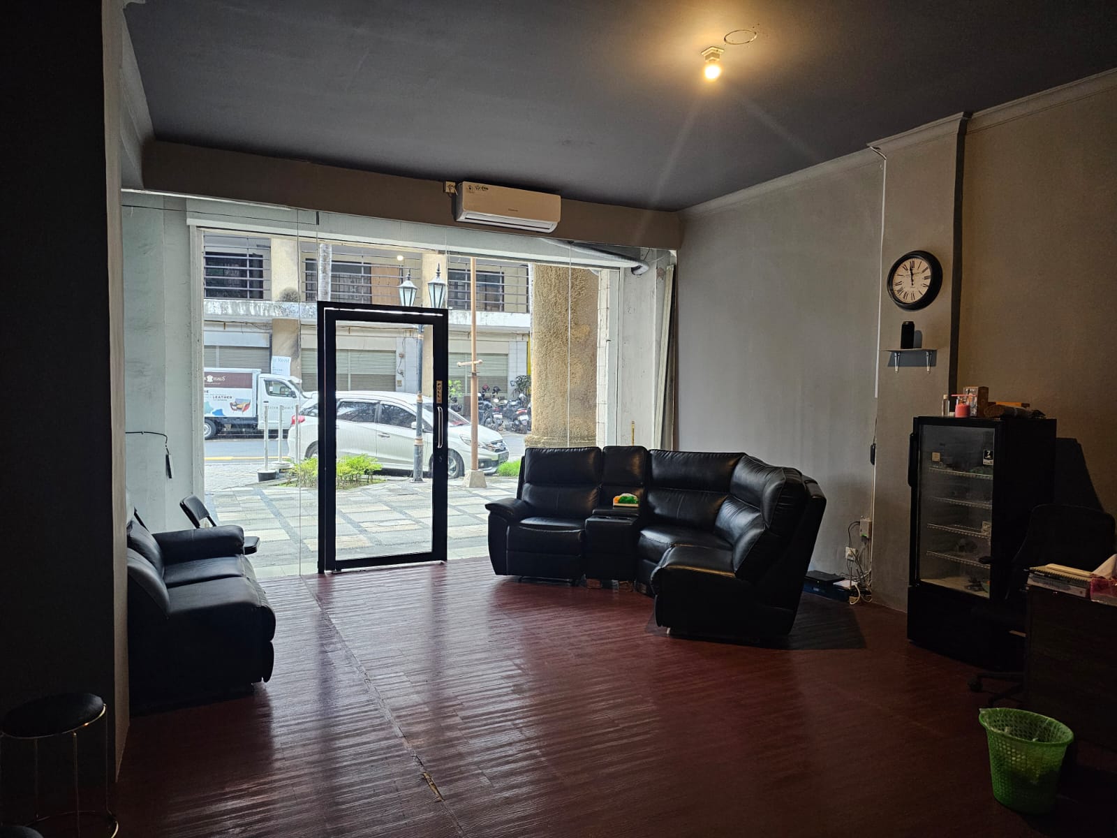 Properti terdaftar untuk dijual atau disewa - Over Contract Ruko Full Furnished Area Kuta 
