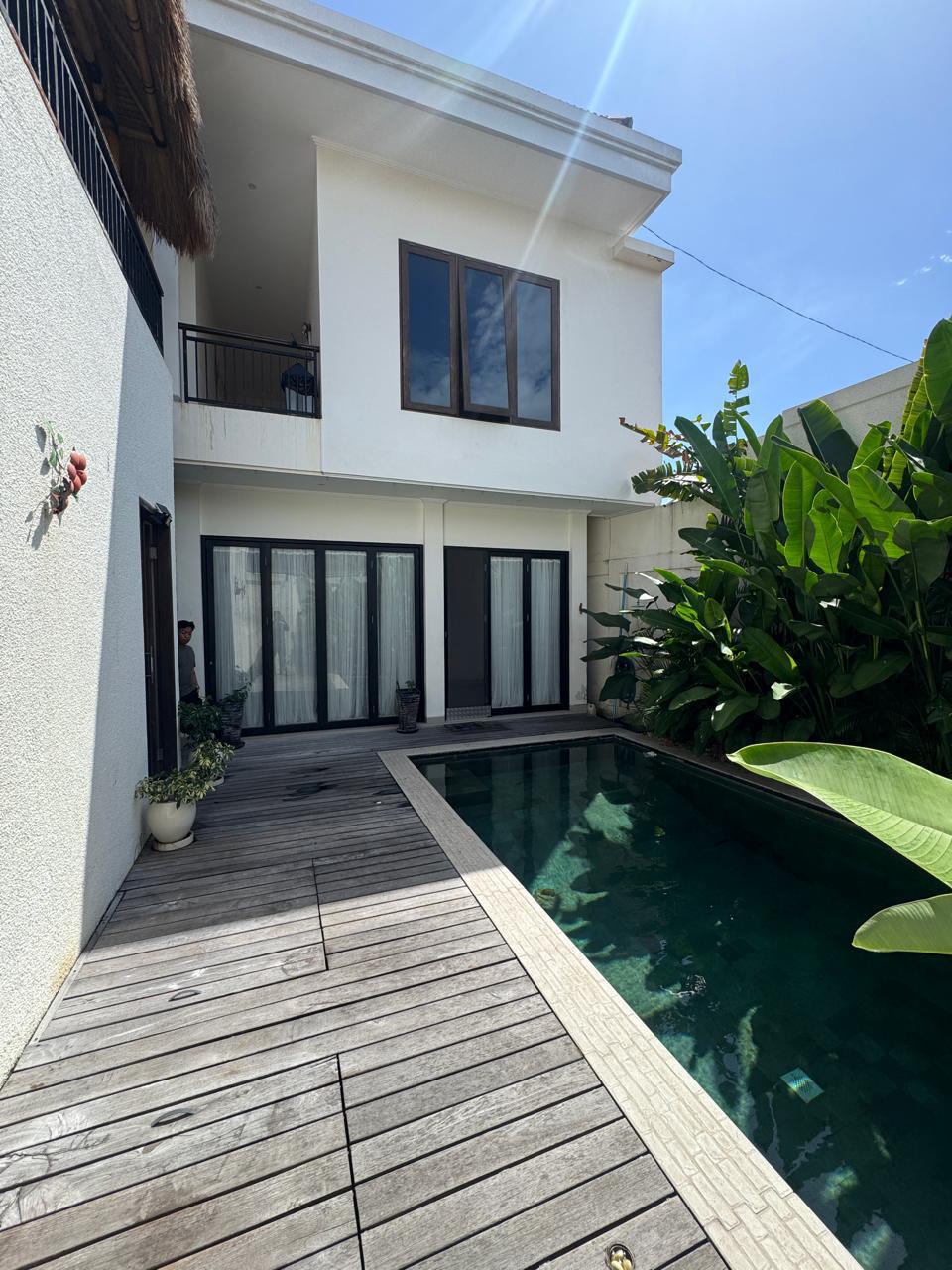 Properti terdaftar untuk dijual atau disewa - Villa 2 Lantai Di Semer Kerobokan Dengan Kolam Renang Pribadi – Shm & Imb