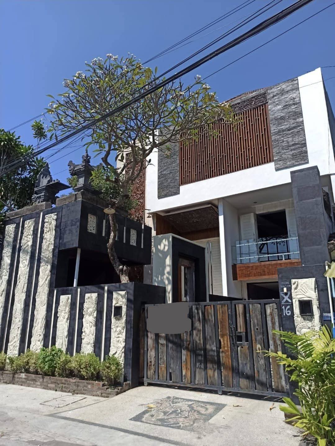Properti terdaftar untuk dijual atau disewa - Rumah Kawasan Elit 2 Lantai Siap Huni Di Renon 
