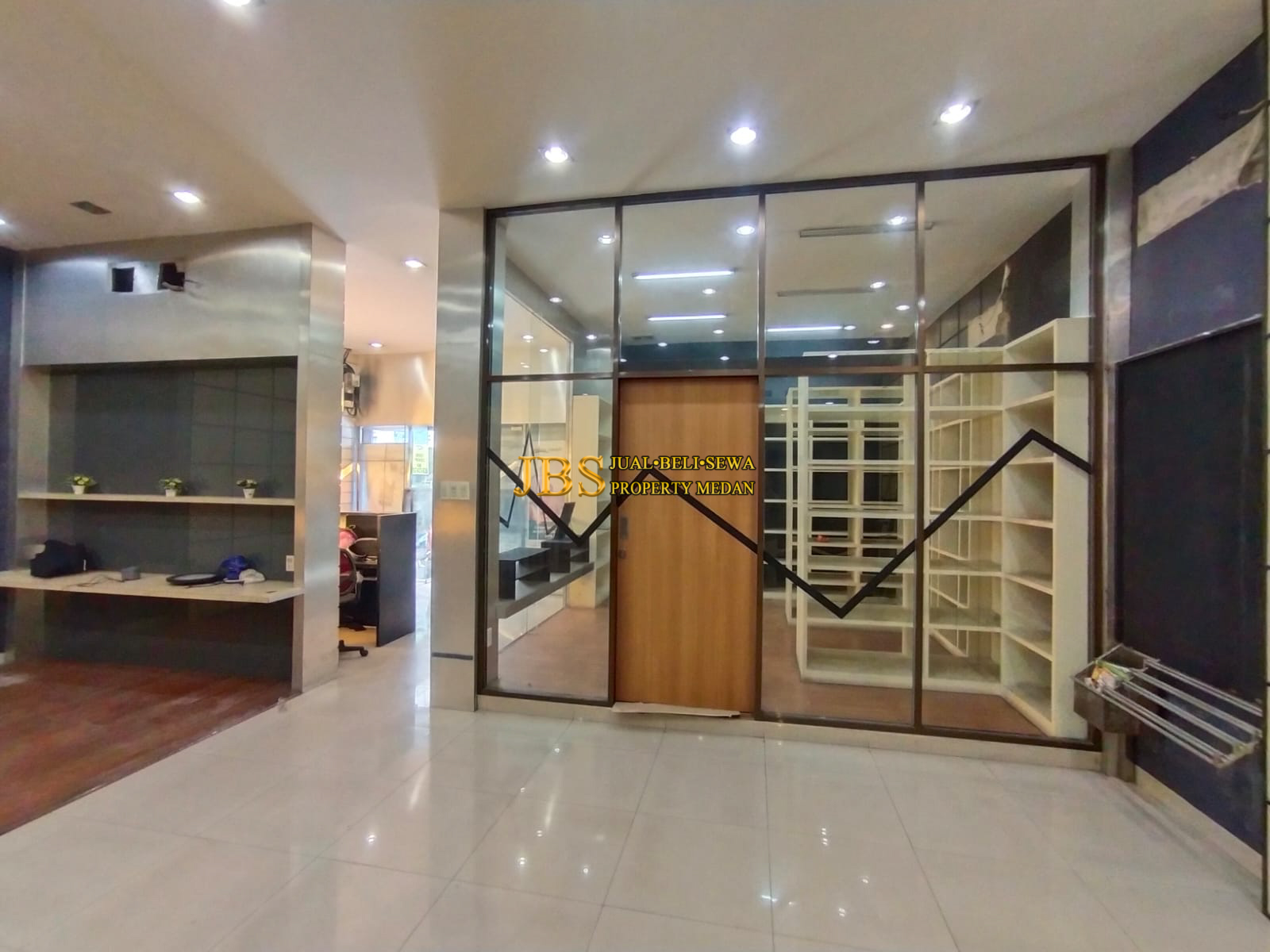 Properti terdaftar untuk dijual atau disewa - Dijual Ruko Gandeng 2 Di Komplek Multatuli Blok Cc - Medan