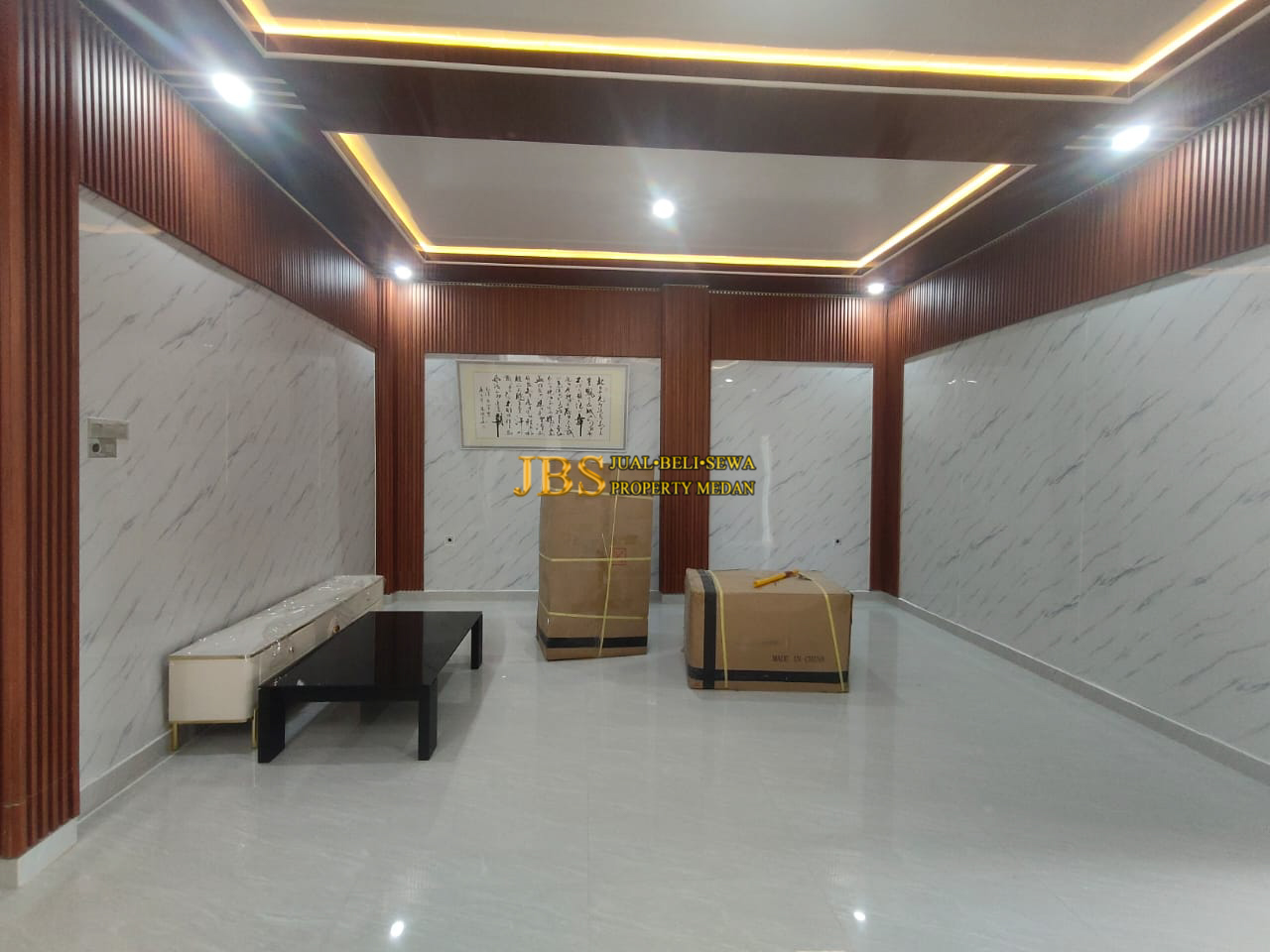 Properti terdaftar untuk dijual atau disewa - Dijual Villa 2,5 Tingkat Siap Huni Di Komplek Cemara Asri Jalan Salak