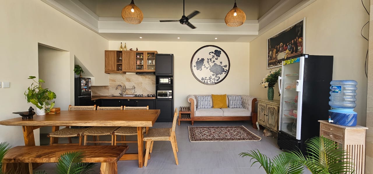 Properti terdaftar untuk dijual atau disewa - Dijual Dan Disewakan Villa 5 Menit Ke Pantai Dan Wisata Kuliner Seafood 