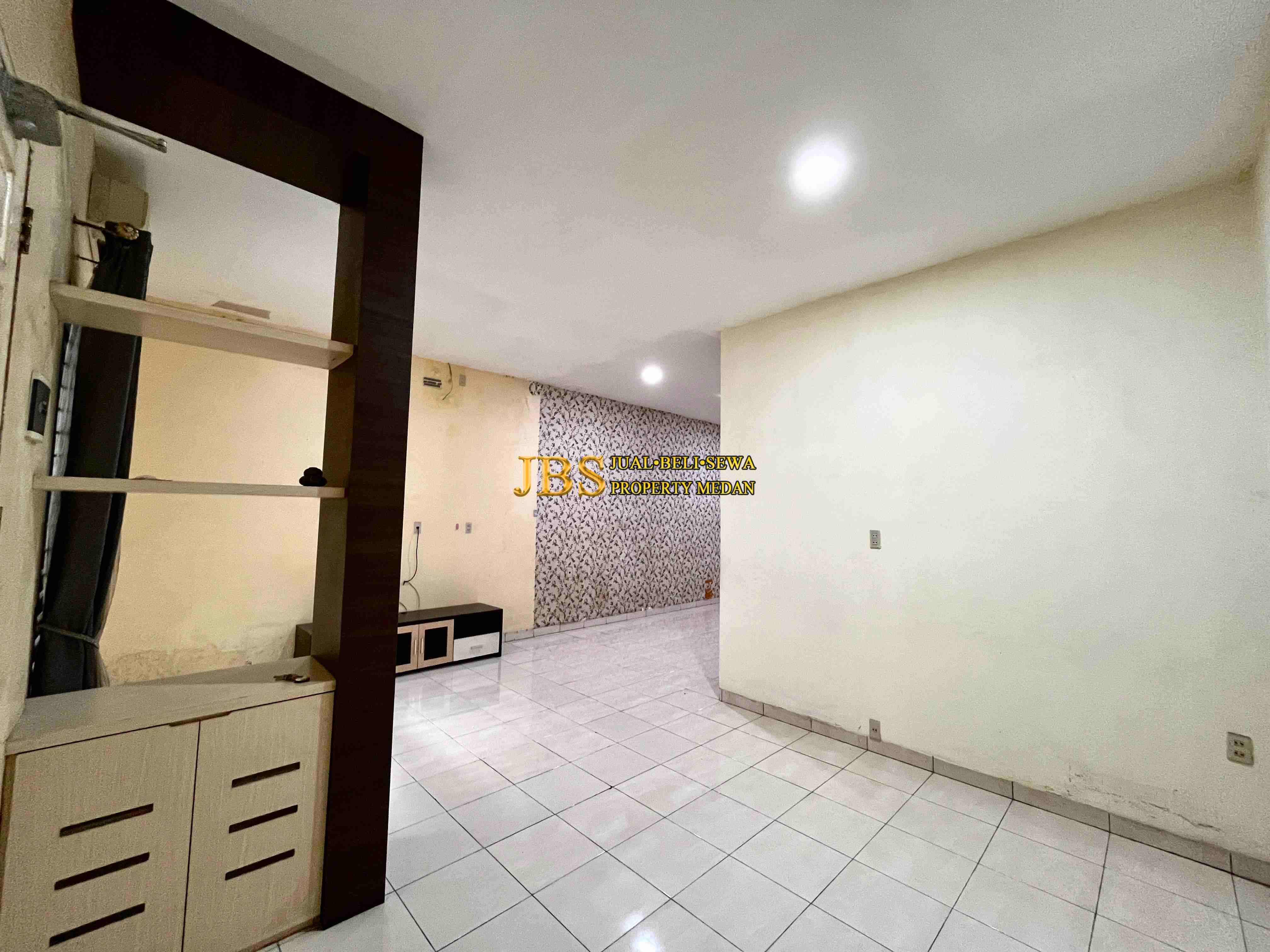 Properti terdaftar untuk dijual atau disewa - Dijual Villa Di Komplek Mutiara Residence Jalan R.s.haji - Medan