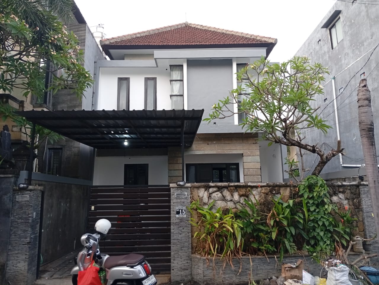 Properti terdaftar untuk dijual atau disewa - Rumah 2 Lantai Siap Huni Di Tukad Barito Renon 