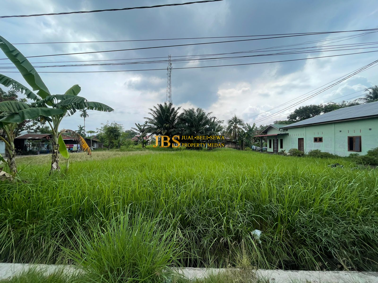 Properti terdaftar untuk dijual atau disewa - Dijual Tanah Di Jalan Kl. Yos Sudarso (depan Pergudangan Jade Centre)