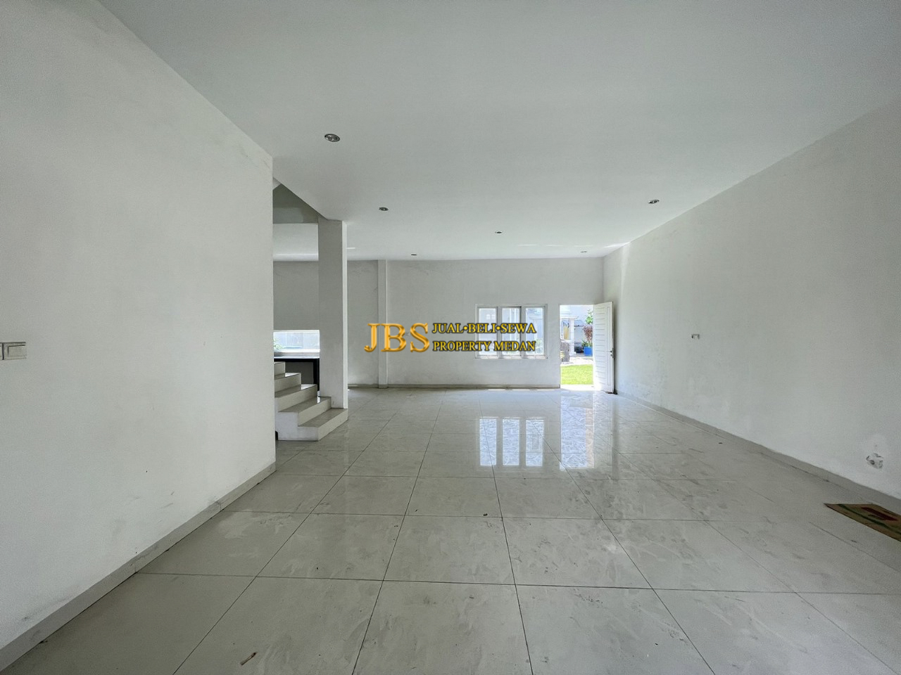 Properti terdaftar untuk dijual atau disewa - Dijual Villa Di Komplek Cemara Kuta Jalan Seminyak (belakang Ada Kanal)