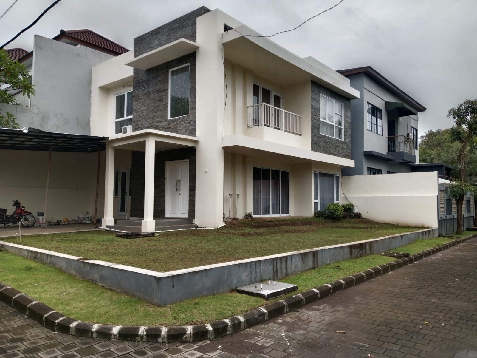Properti terdaftar untuk dijual atau disewa - Rumah 2 Lantai One Gate System Siap Huni Di Ungasan