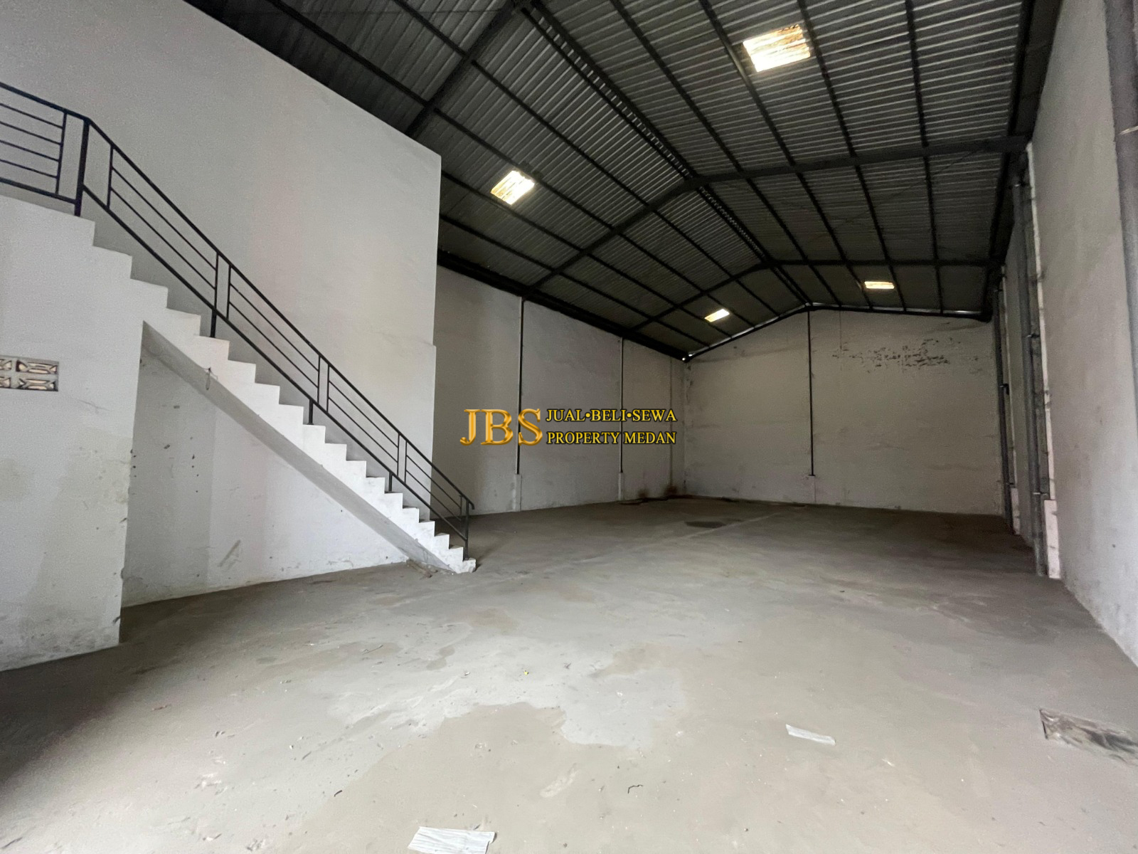 Properti terdaftar untuk dijual atau disewa - Dijual Gudang Di Komp. Sm Raja Warehouse - Medan