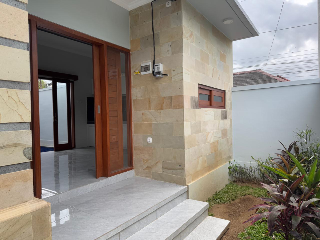 Properti terdaftar untuk dijual atau disewa - Brand New Villa Siap Huni Kawasan Penyaringan Sanur 