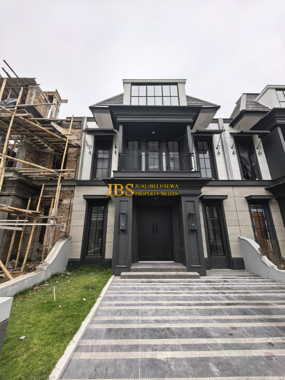 Properti terdaftar untuk dijual atau disewa - Dijual Cepat!! Rumah Di Komplek Citraland Gama City Cluster Rochester Park - Medan