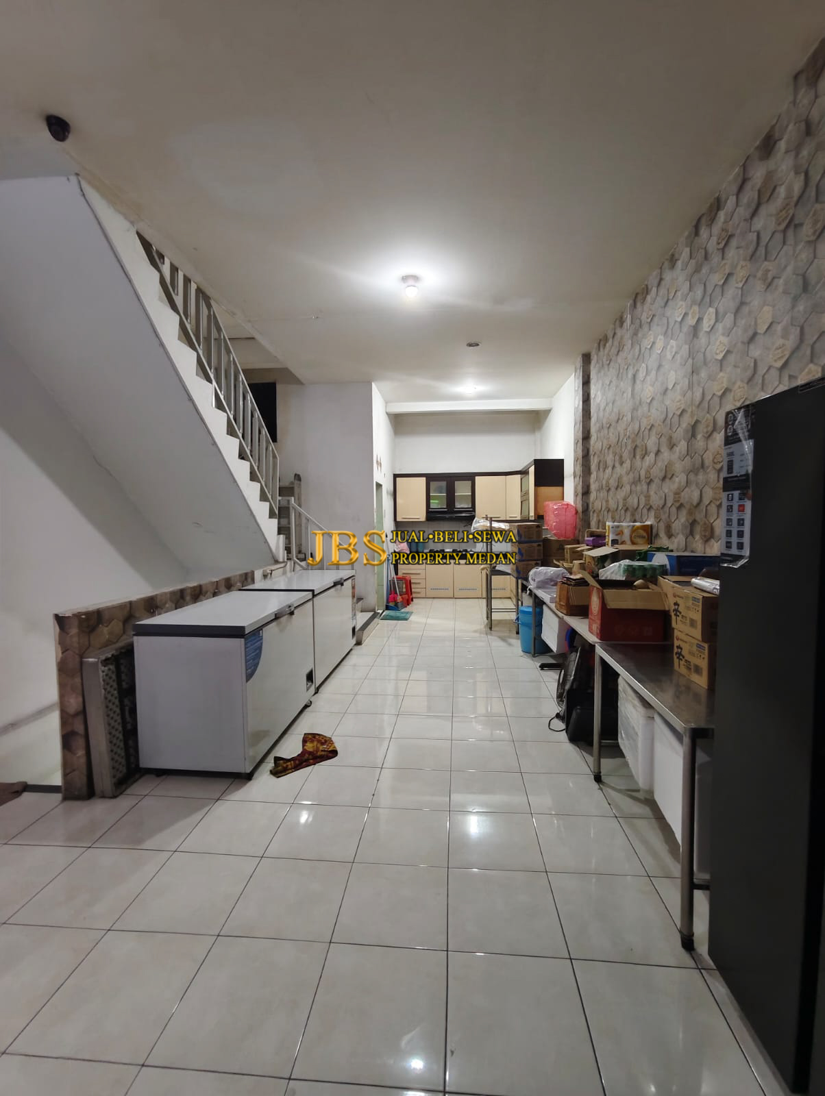 Properti terdaftar untuk dijual atau disewa - Dijual Ruko 3,5 Tingkat Di Komplek Cemara Asri Jalan Boulevard Raya