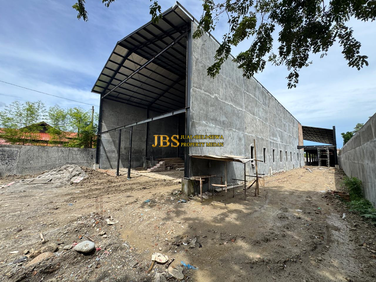 Properti terdaftar untuk dijual atau disewa - Dijual Tanah Di Jalan T.amir Hamzah (sebelah Lembur Kuring) - Medan