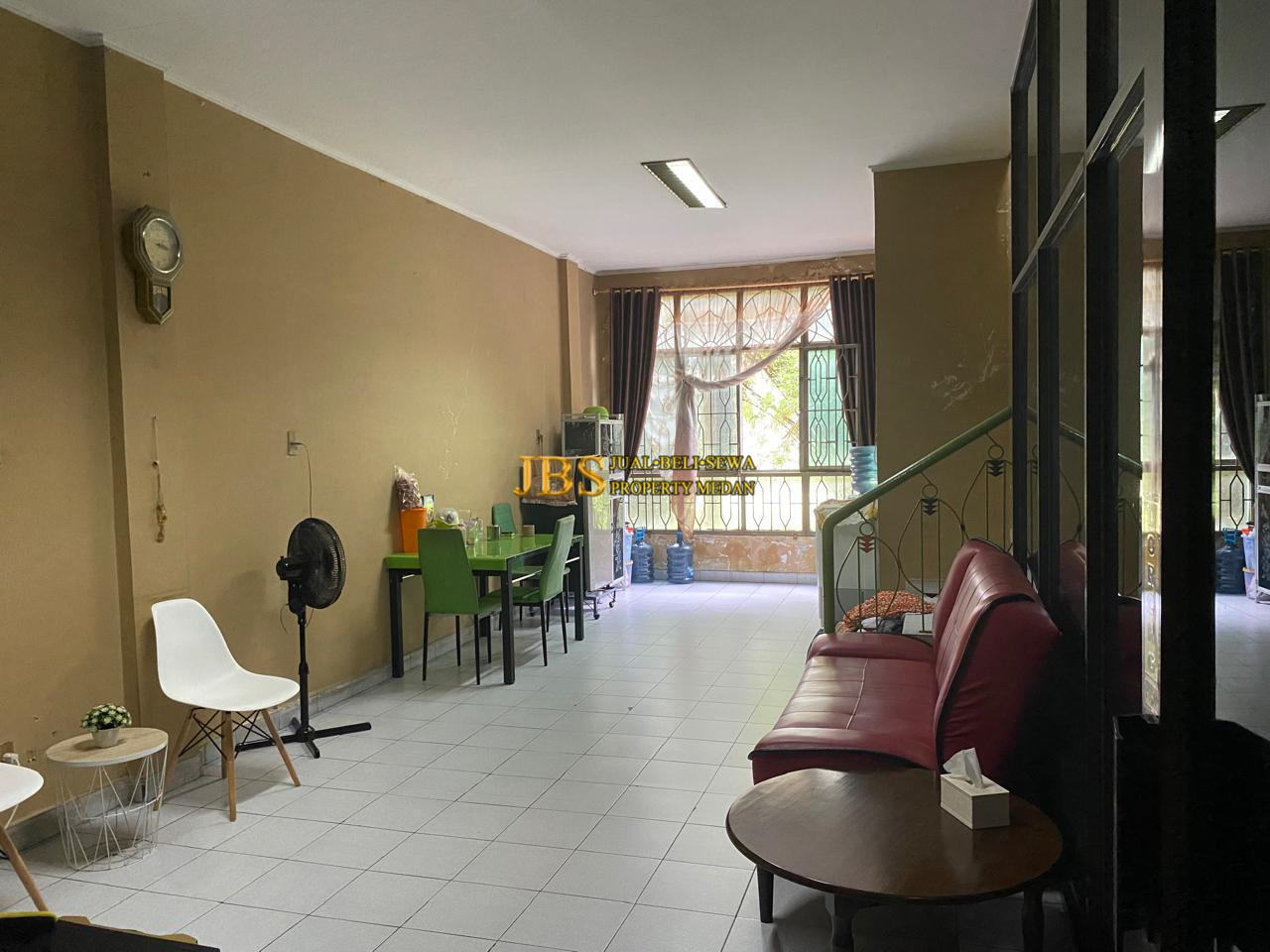 Properti terdaftar untuk dijual atau disewa - Jual Ruko Di Komplek Graha Metropolitan Jalan Kapten Sumarsono (hadap Jalan Besar)