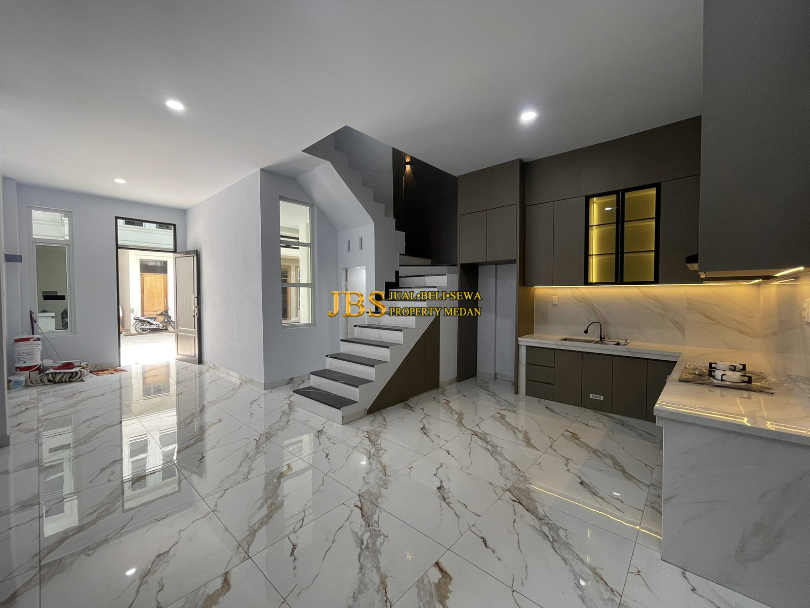 Properti terdaftar untuk dijual atau disewa - Jual Rumah Baru Siap Huni Di Komplek Icon Estate Jalan Perjuangan - Medan