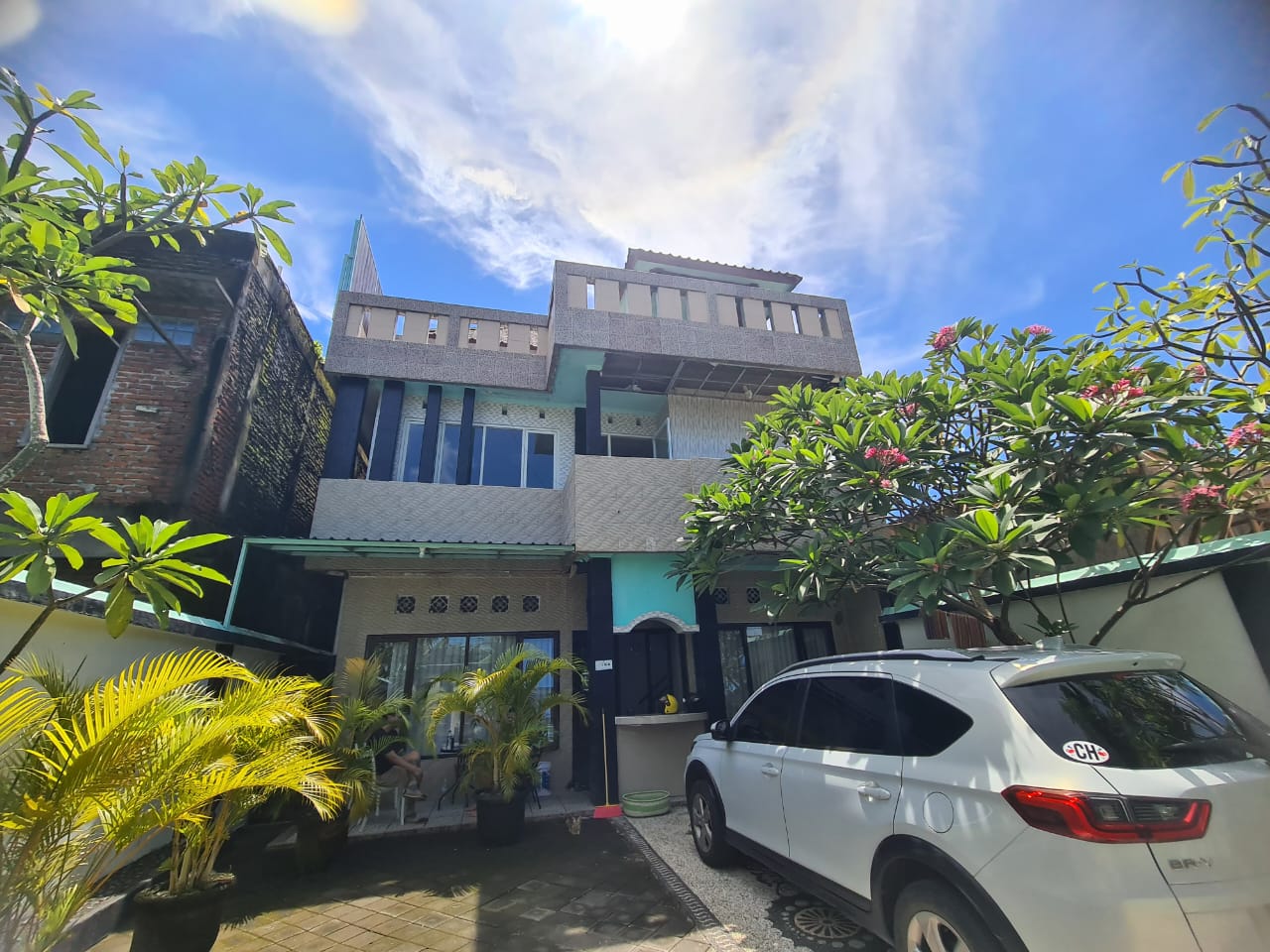 Properti terdaftar untuk dijual atau disewa - Rumah 3 Lantai Siap Huni Di Jimbaran 