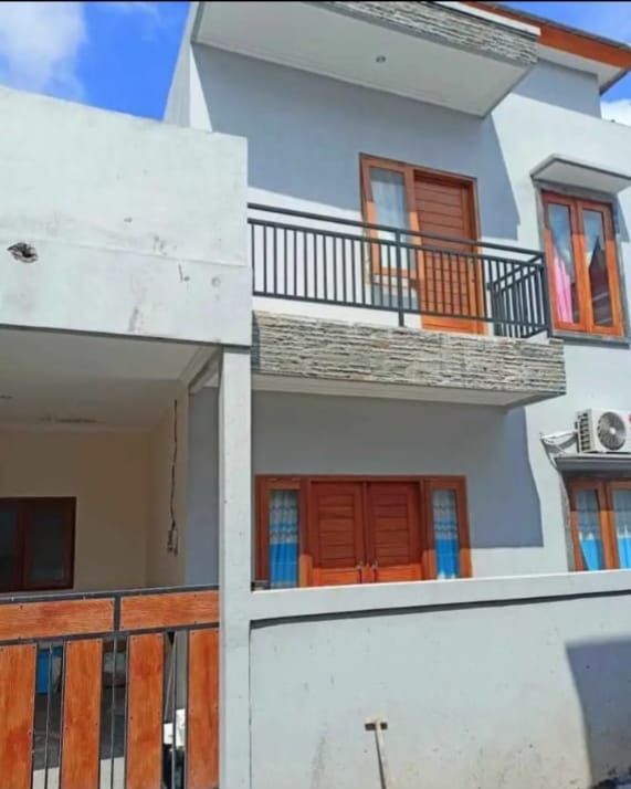 Properti terdaftar untuk dijual atau disewa - Rumah Murah 2 Lantai Siap Huni Di Siulan Denpasar Timur