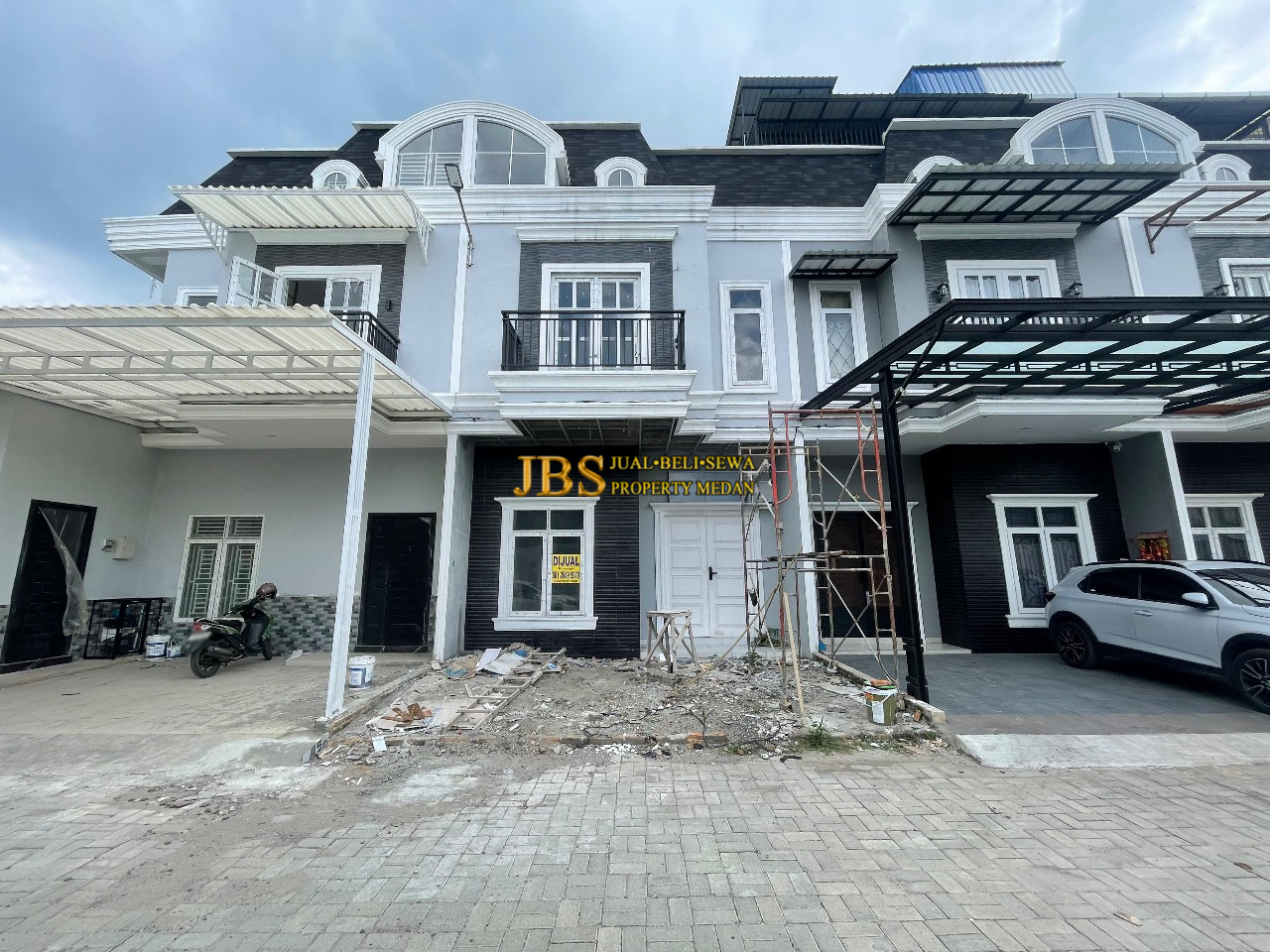 Properti terdaftar untuk dijual atau disewa - Dijual Rumah Di Komplek The Exclusive Residence Jalan Perbatasan - Krakatau